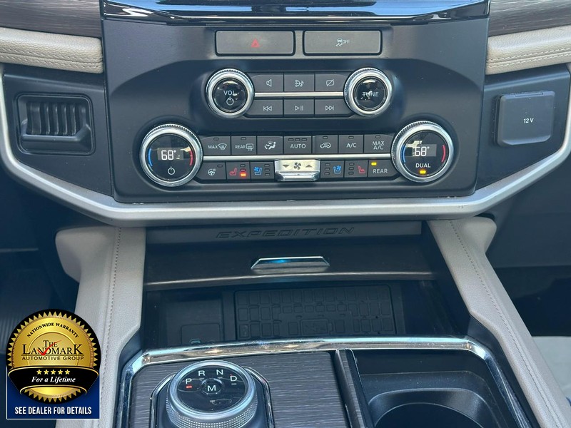 Ford Expedition Vehicle Full-screen Gallery Image 16