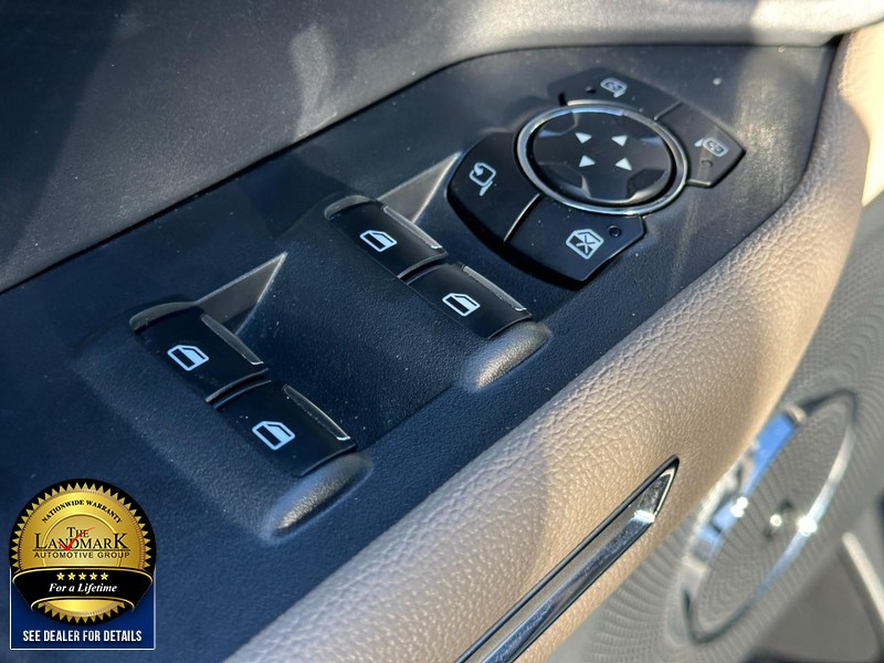 Ford Expedition Vehicle Full-screen Gallery Image 18