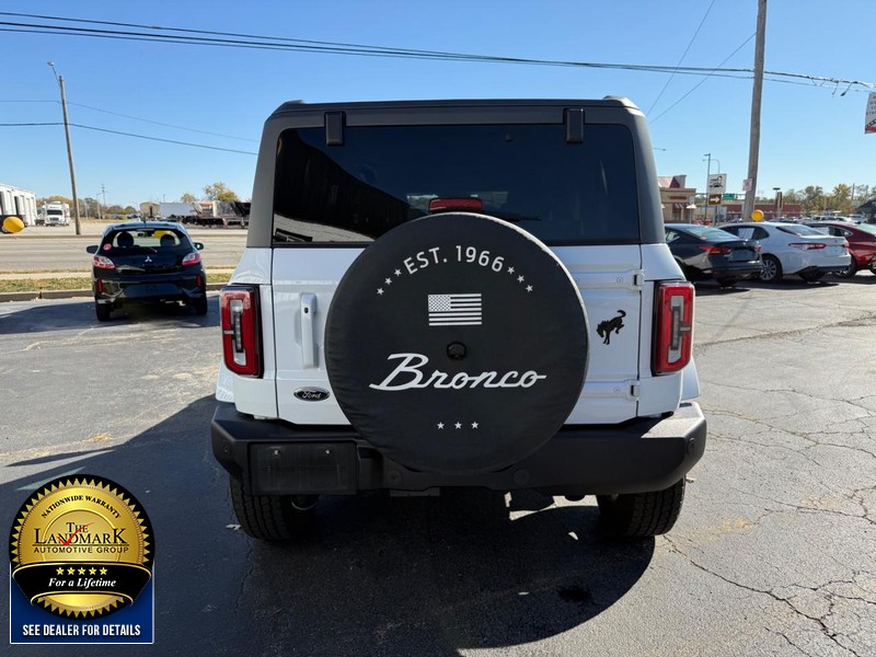 Ford Bronco Vehicle Full-screen Gallery Image 7