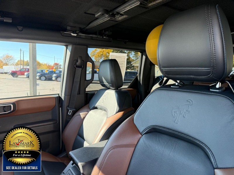 Ford Bronco Vehicle Full-screen Gallery Image 9