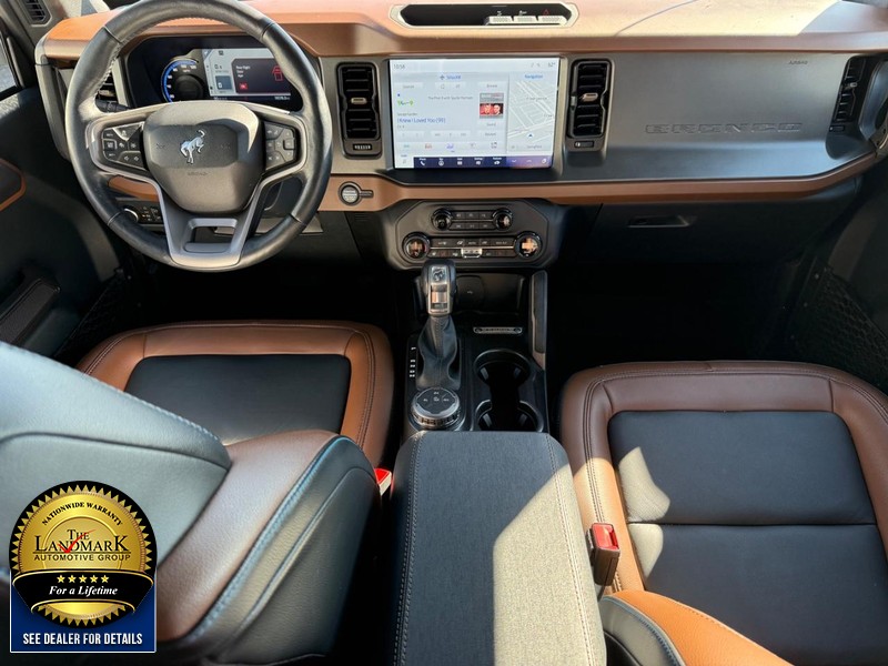 Ford Bronco Vehicle Full-screen Gallery Image 17