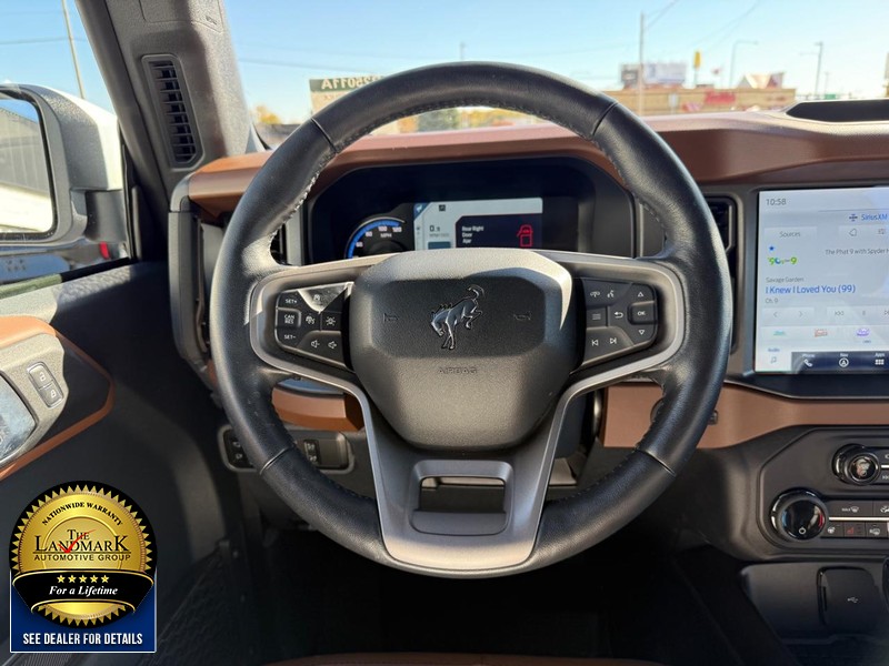 Ford Bronco Vehicle Full-screen Gallery Image 18