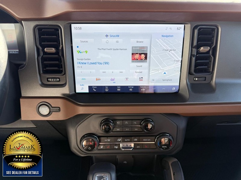 Ford Bronco Vehicle Full-screen Gallery Image 19