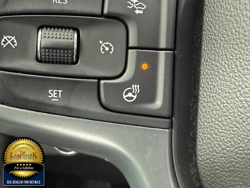 Chevrolet Silverado 1500 Vehicle Full-screen Gallery Image 15