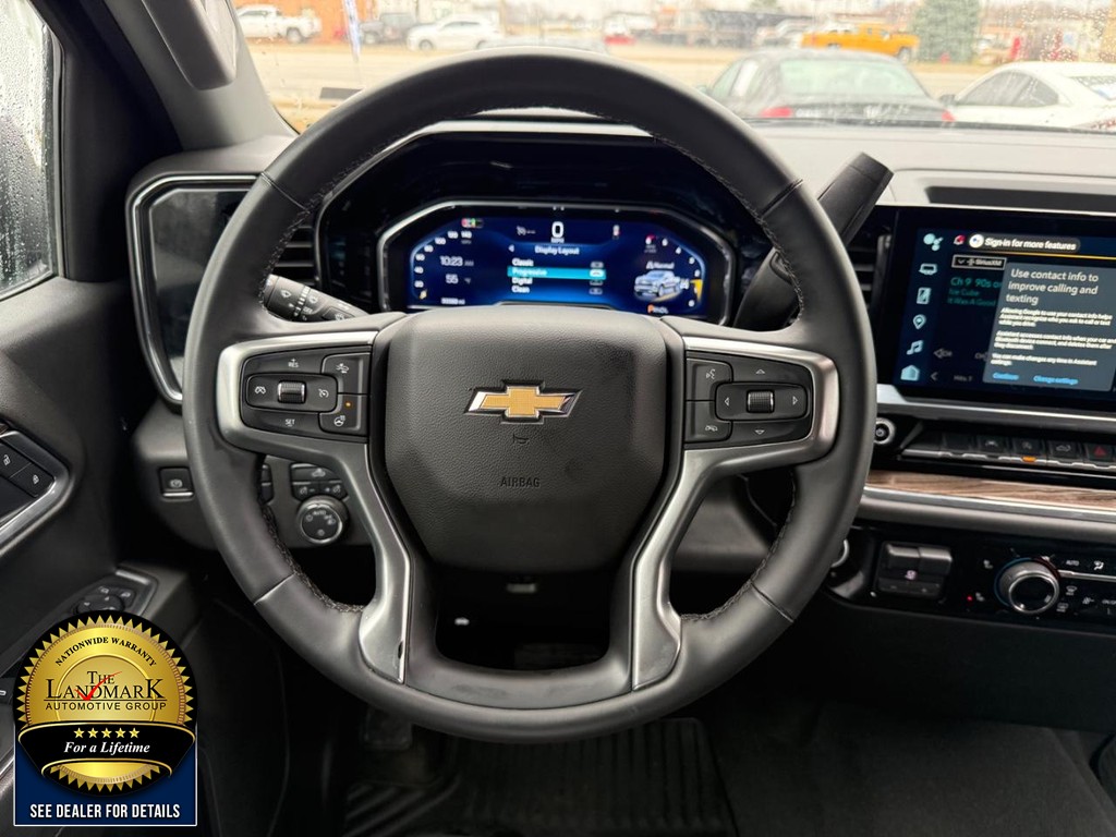 Chevrolet Silverado 1500 Vehicle Full-screen Gallery Image 19