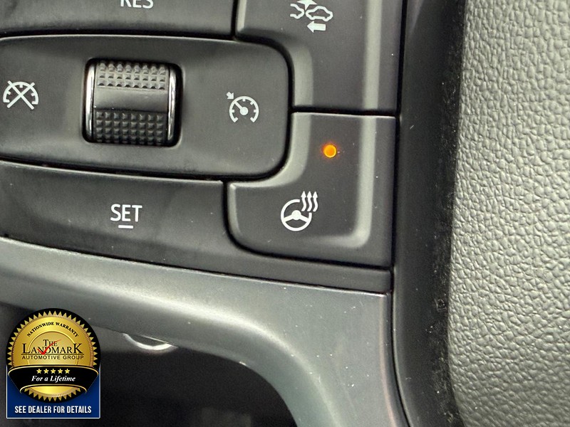 Chevrolet Silverado 1500 Vehicle Full-screen Gallery Image 15