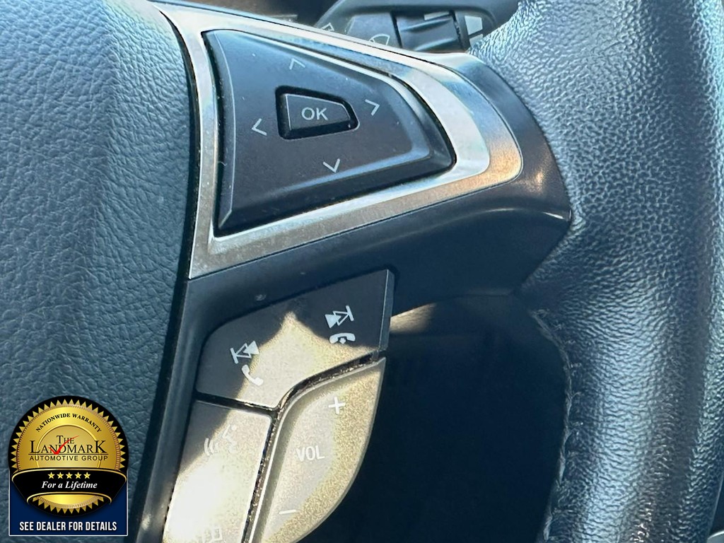 Ford Edge Vehicle Full-screen Gallery Image 12