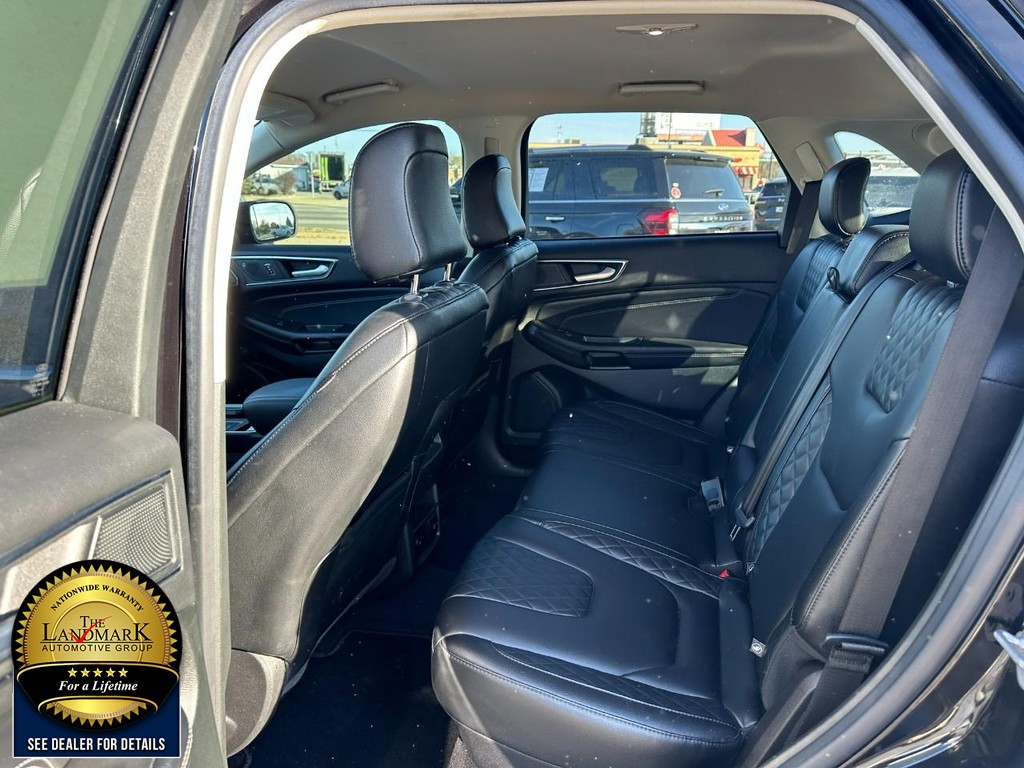 Ford Edge Vehicle Full-screen Gallery Image 15