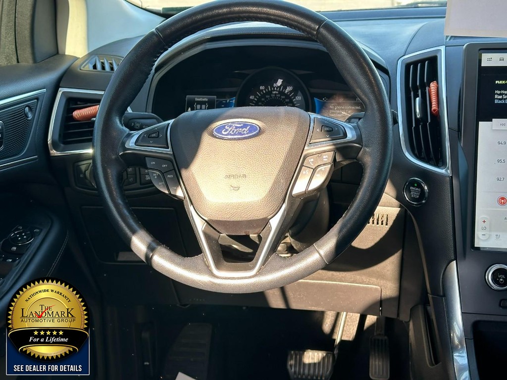 Ford Edge Vehicle Full-screen Gallery Image 17
