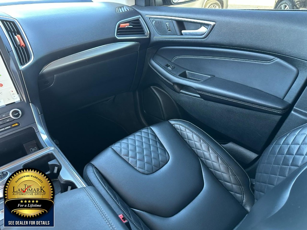 Ford Edge Vehicle Full-screen Gallery Image 19