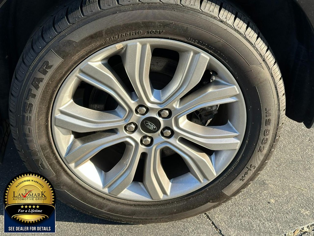 Ford Edge Vehicle Full-screen Gallery Image 21