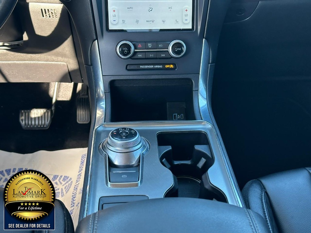 Ford Edge Vehicle Full-screen Gallery Image 23