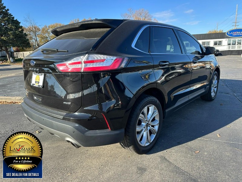 Ford Edge Vehicle Full-screen Gallery Image 3
