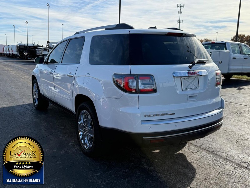 GMC Acadia Limited Vehicle Full-screen Gallery Image 6