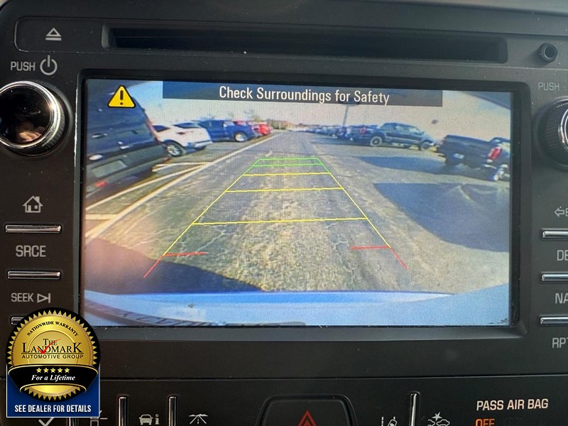 GMC Acadia Limited Vehicle Full-screen Gallery Image 13