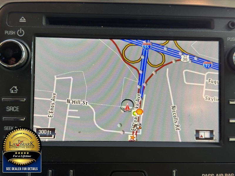 GMC Acadia Limited Vehicle Full-screen Gallery Image 15