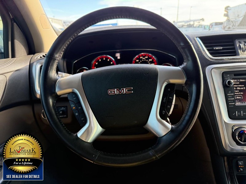 GMC Acadia Limited Vehicle Full-screen Gallery Image 19