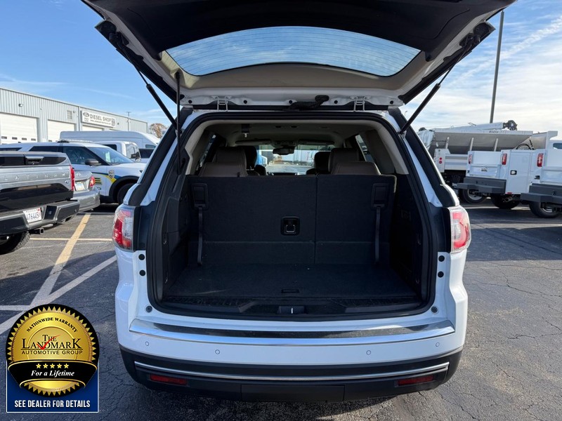 GMC Acadia Limited Vehicle Full-screen Gallery Image 21