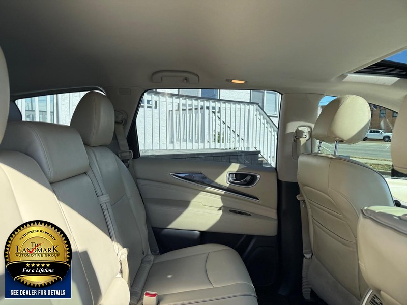 INFINITI QX60 Vehicle Full-screen Gallery Image 14