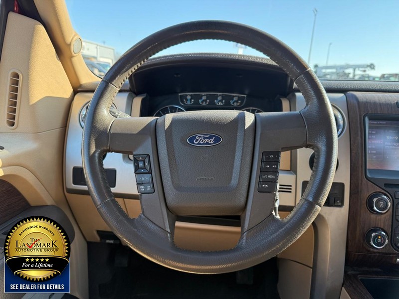 Ford F-150 Vehicle Full-screen Gallery Image 18