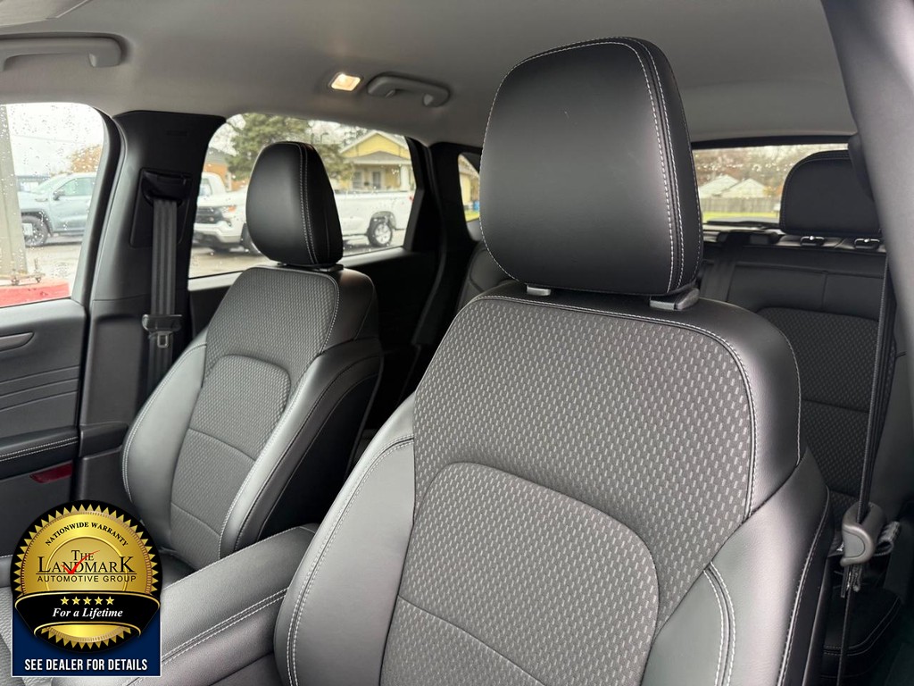 Ford Escape Vehicle Full-screen Gallery Image 09