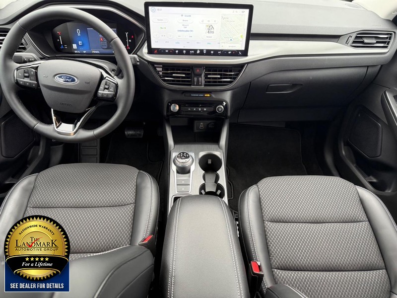 Ford Escape Vehicle Full-screen Gallery Image 17