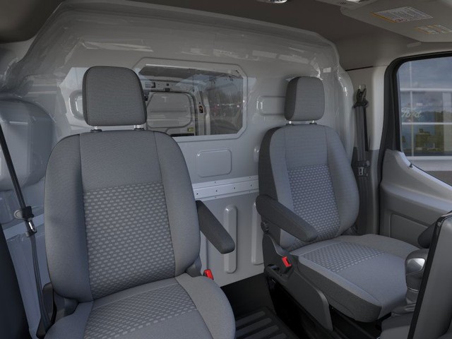 Ford Transit-150 Vehicle Full-screen Gallery Image 10