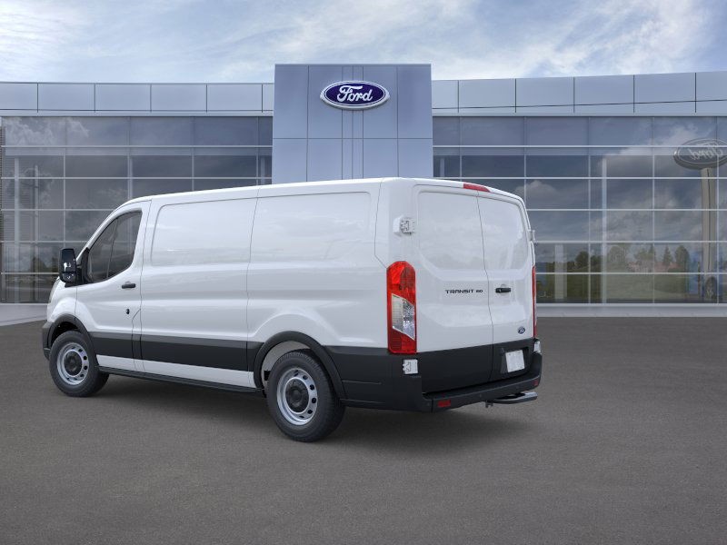 Ford Transit-150 Vehicle Full-screen Gallery Image 4