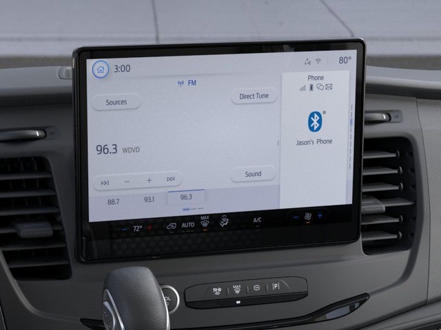 Ford Transit-150 Vehicle Full-screen Gallery Image 14