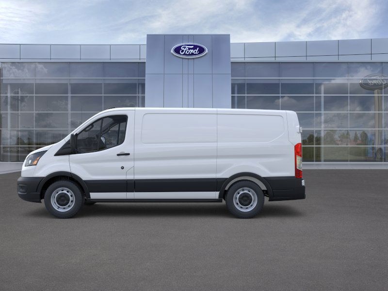 Ford Transit-150 Vehicle Full-screen Gallery Image 3
