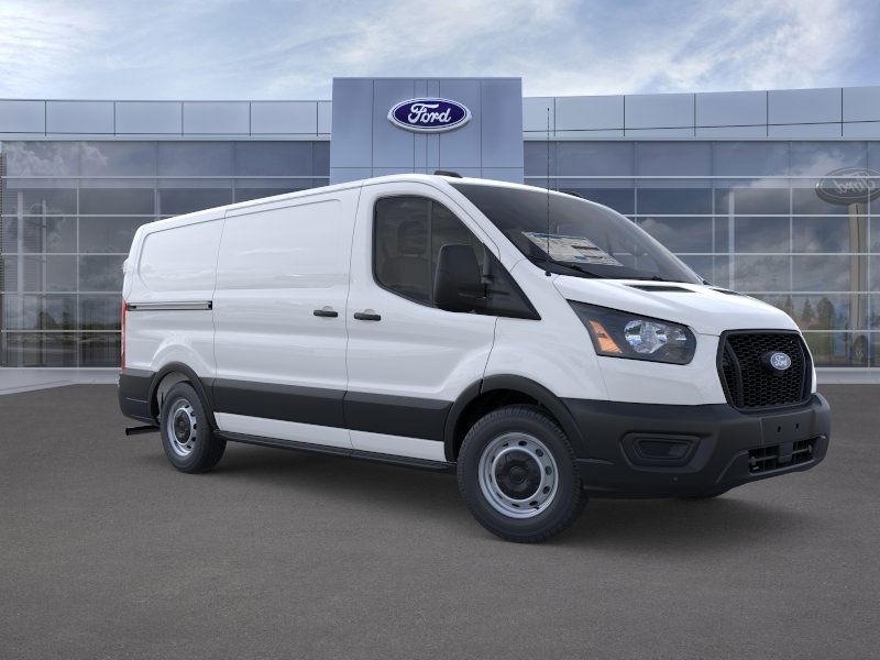 Ford Transit-150 Vehicle Full-screen Gallery Image 7