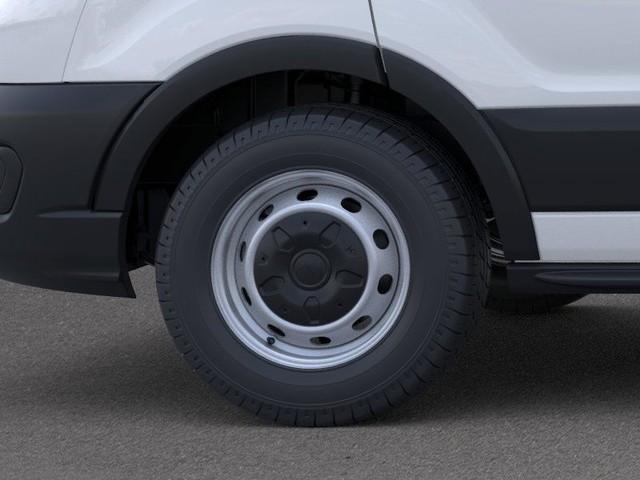 Ford Transit-150 Vehicle Full-screen Gallery Image 19