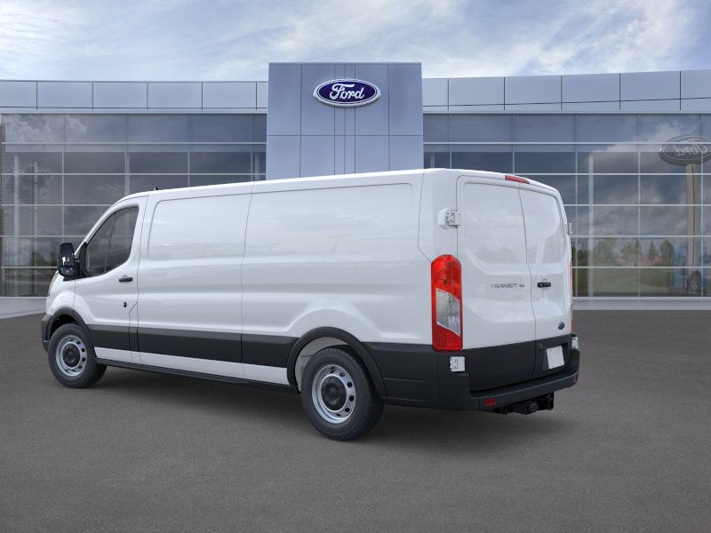 Ford Transit-150 Vehicle Full-screen Gallery Image 4