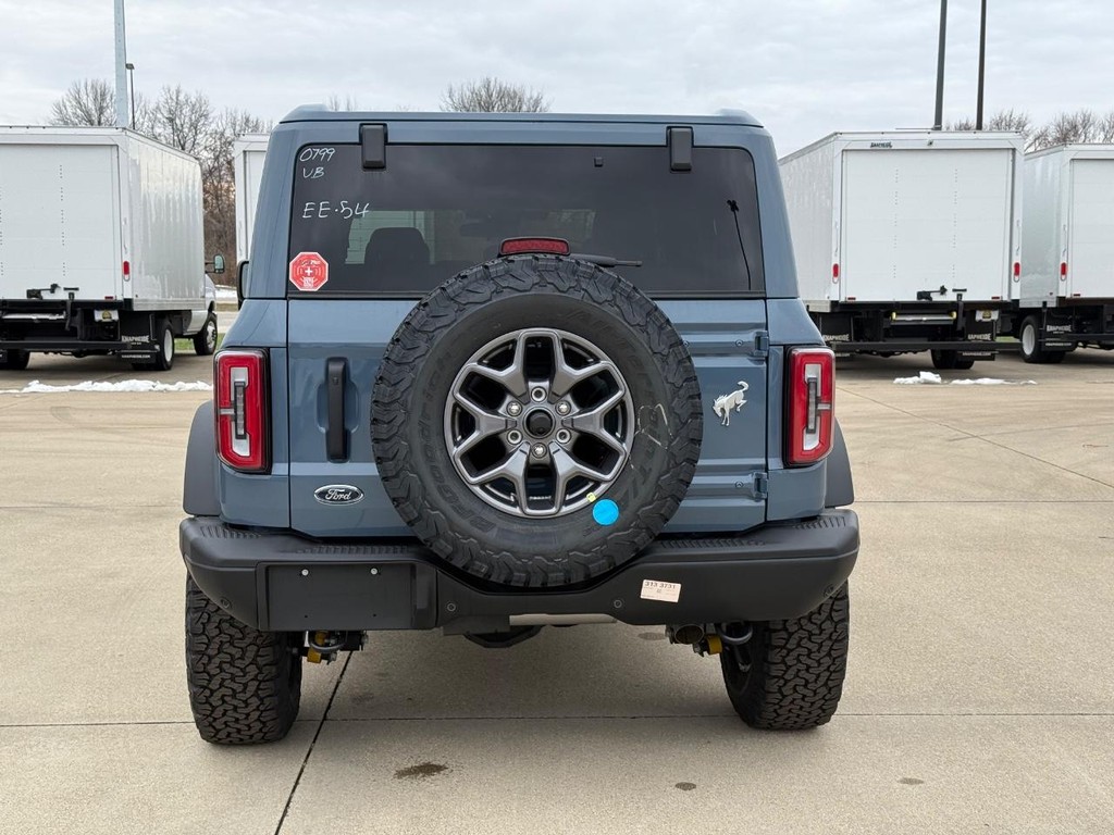 Ford Bronco Vehicle Full-screen Gallery Image 7