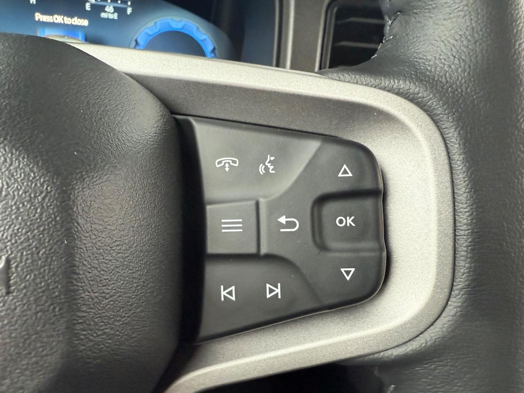 Ford Bronco Vehicle Full-screen Gallery Image 11