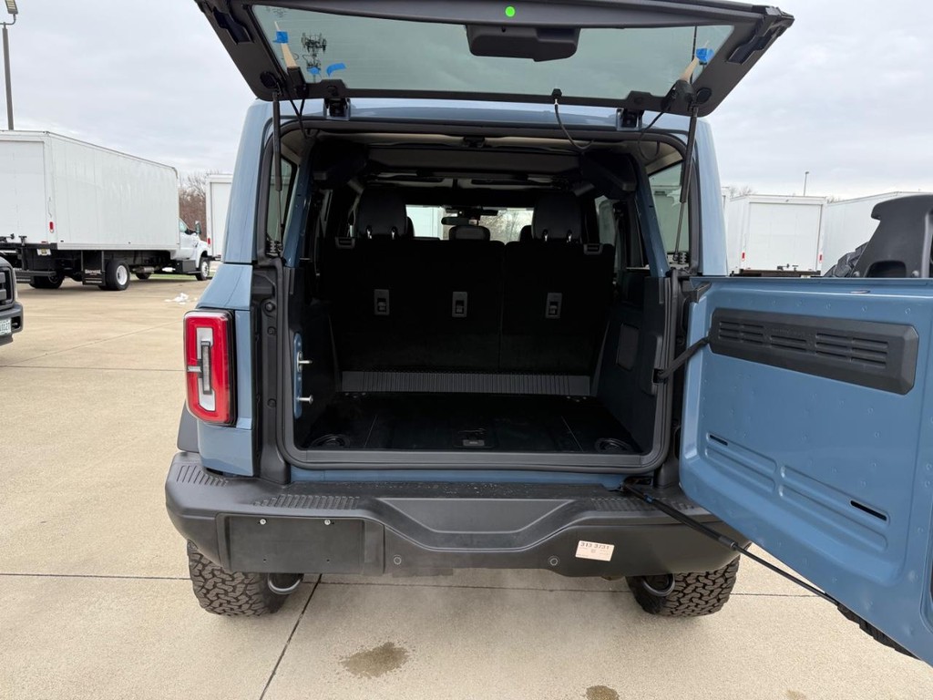 Ford Bronco Vehicle Full-screen Gallery Image 20