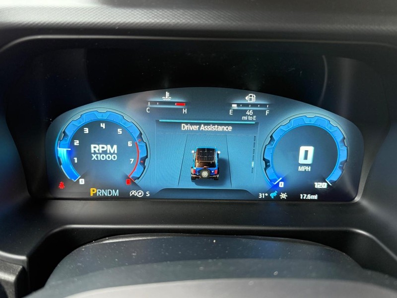 Ford Bronco Vehicle Full-screen Gallery Image 12