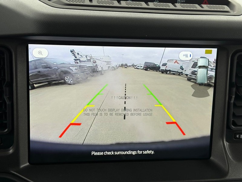 Ford Bronco Vehicle Full-screen Gallery Image 13