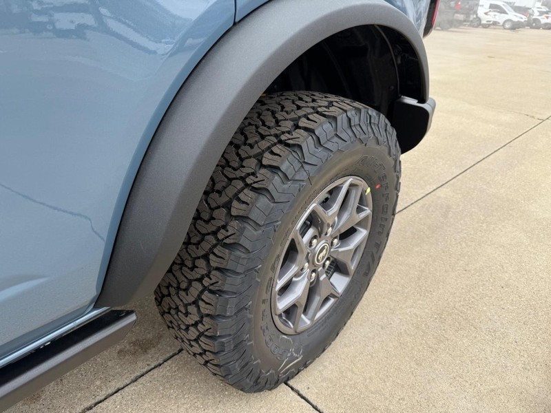 Ford Bronco Vehicle Full-screen Gallery Image 21