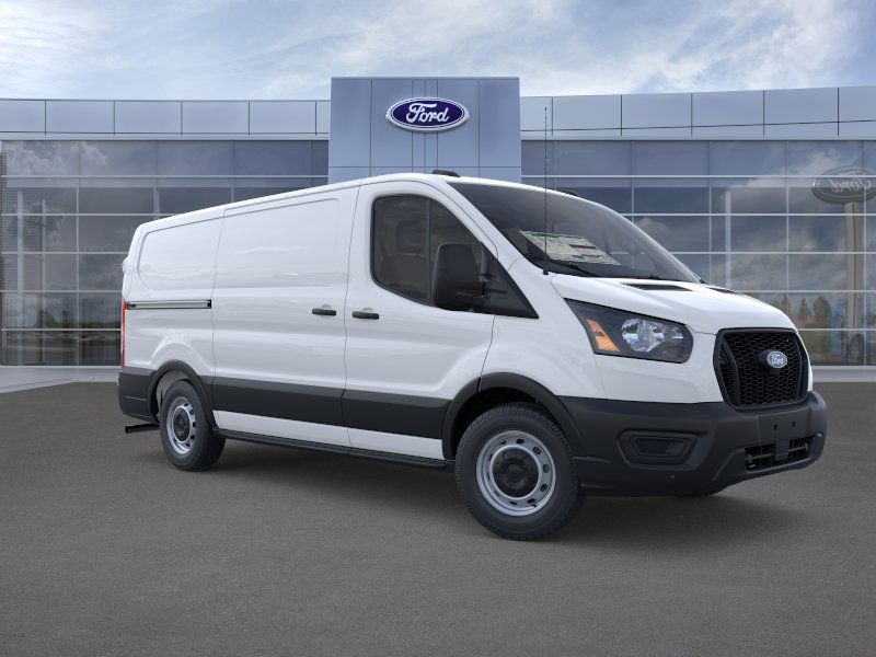 Ford Transit-150 Vehicle Full-screen Gallery Image 7