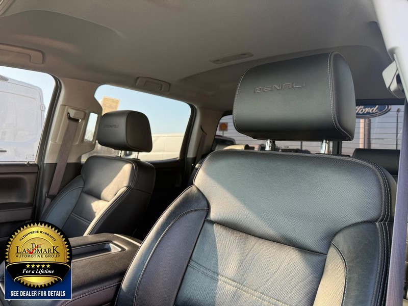 GMC Sierra 3500HD available WiFi Vehicle Full-screen Gallery Image 09