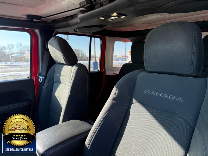 Jeep Wrangler Unlimited Vehicle Full-screen Gallery Image 9