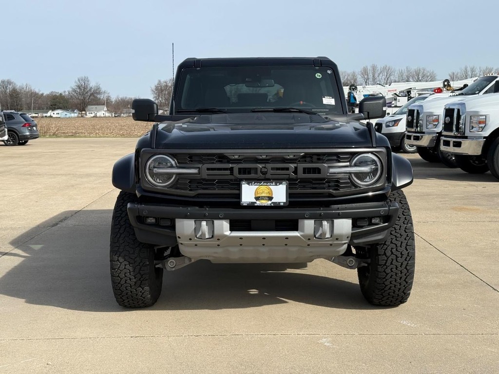 Ford Bronco Vehicle Full-screen Gallery Image 2