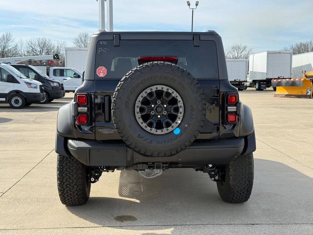 Ford Bronco Vehicle Full-screen Gallery Image 6