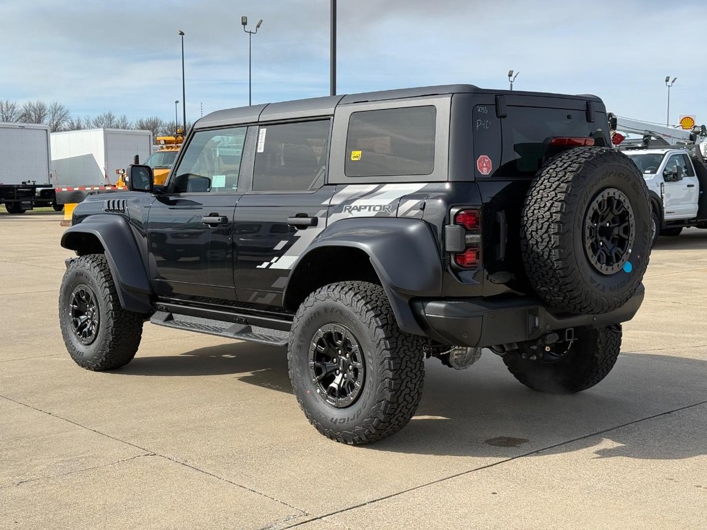 Ford Bronco Vehicle Full-screen Gallery Image 7