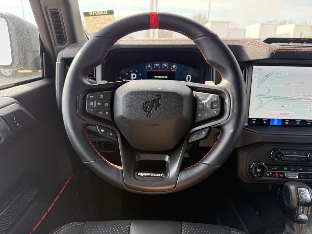 Ford Bronco Vehicle Full-screen Gallery Image 18