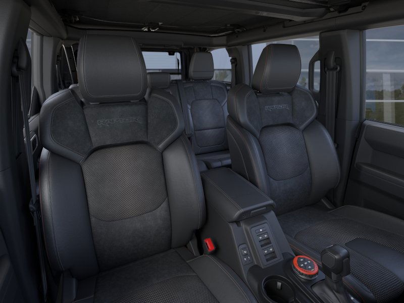 Ford Bronco Vehicle Full-screen Gallery Image 10