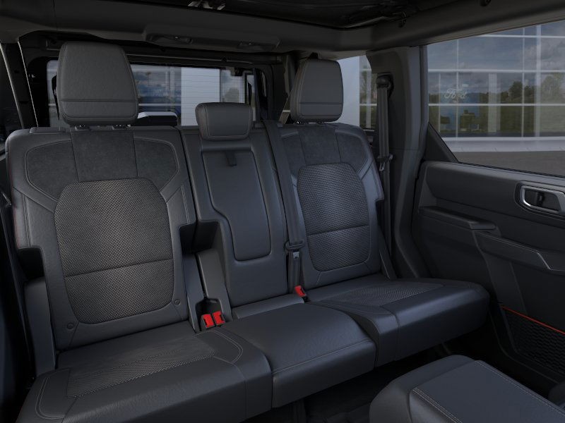 Ford Bronco Vehicle Full-screen Gallery Image 11