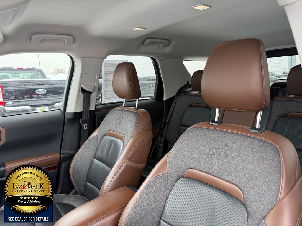 Ford Bronco Sport Vehicle Full-screen Gallery Image 09