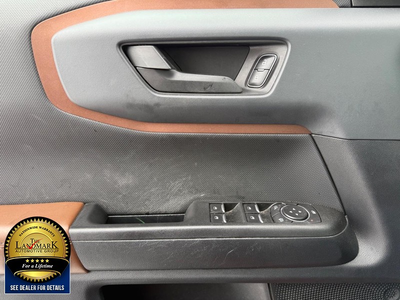 Ford Bronco Sport Vehicle Full-screen Gallery Image 8